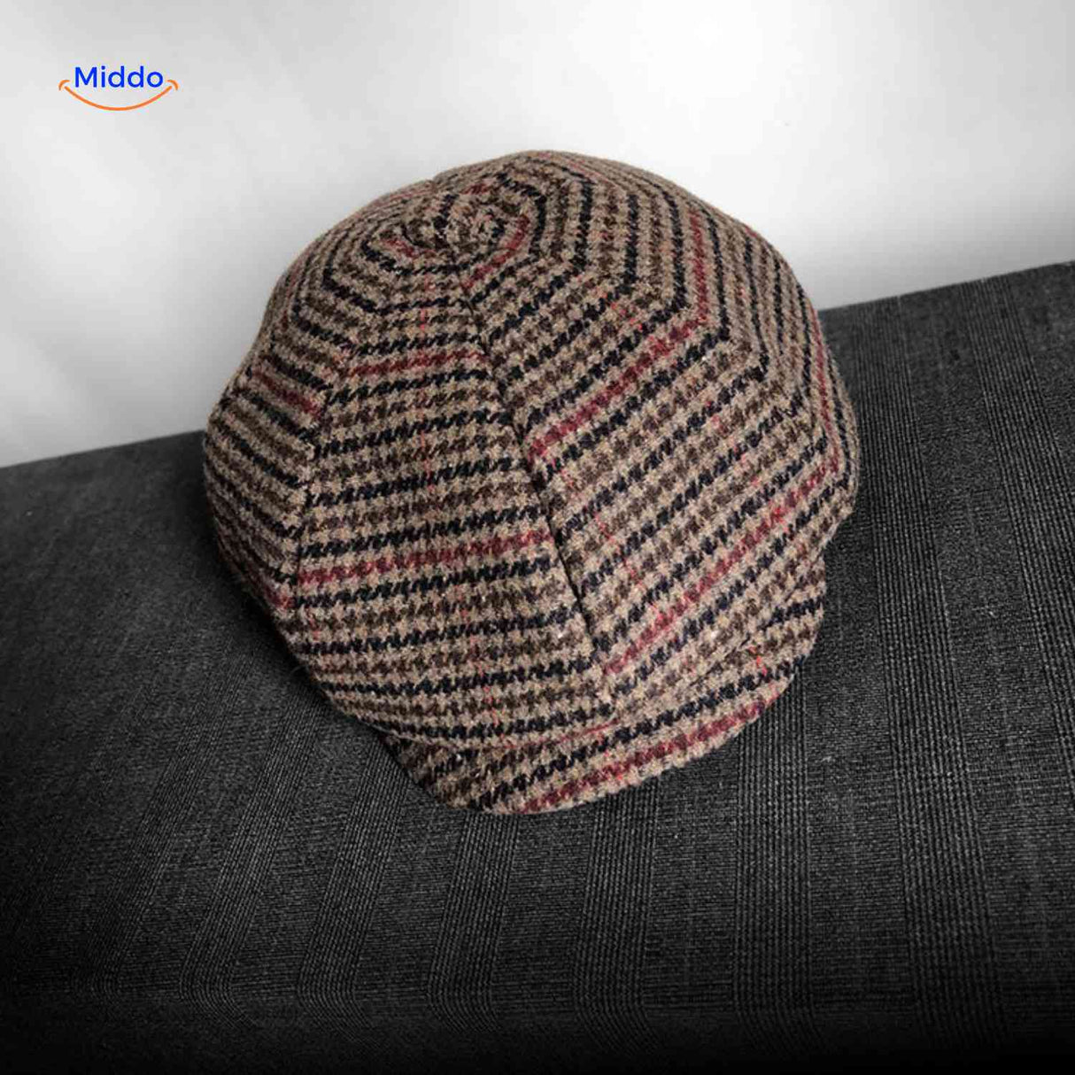 Flat cap van wolmix, 8-panel met knoopdetail, kleur rood ruit