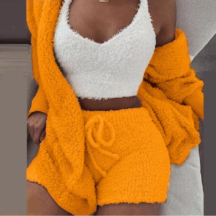 Driedelige loungeset van teddystof: top, short, vest, kleur oranje