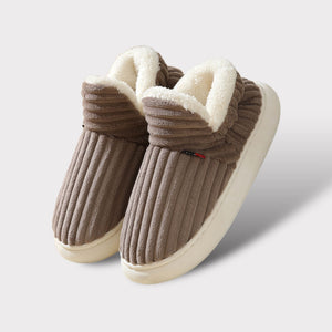 Hoge pantoffels van ribstof met omgeslagen fleeceboord, kleur bruin