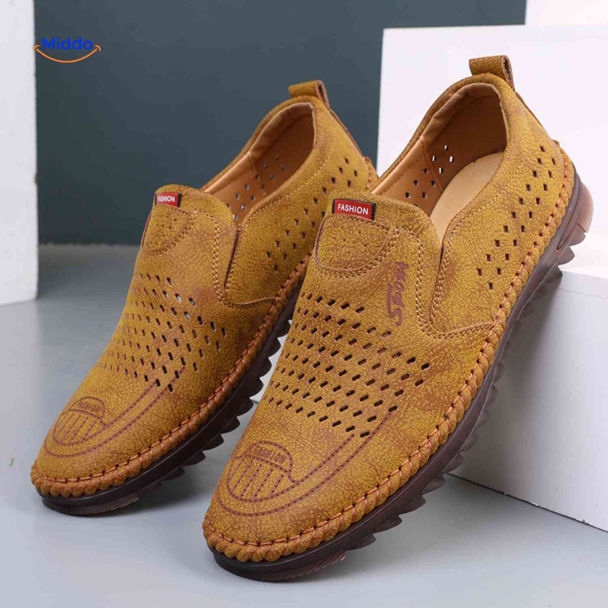 Instapmocassins met stiksel en lichte rubberzool, kleur kaki | hol ontwerp