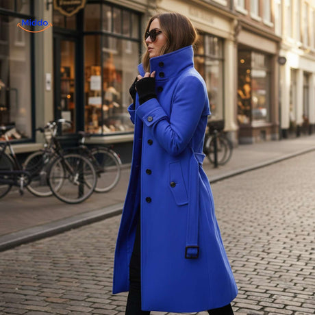 Lange damesmantel met knoopsluiting en opstaande kraag, kleur blauw
