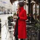 Lange damesmantel met knoopsluiting en opstaande kraag, kleur rood