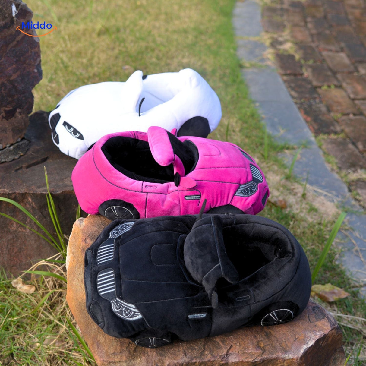 Pluche pantoffels in de vorm van een sportauto