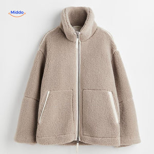 Oversized teddyjas met hoge kraag en twee steekzakken