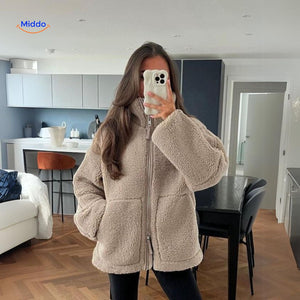 Oversized teddyjas met hoge kraag en twee steekzakken