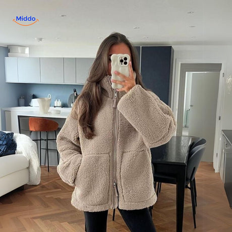 Oversized teddyjas met hoge kraag en twee steekzakken