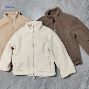 Oversized teddyjas met hoge kraag en twee steekzakken, kleur khaki