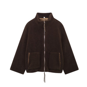 Oversized teddyjas met hoge kraag en twee steekzakken, kleur koffiebruin